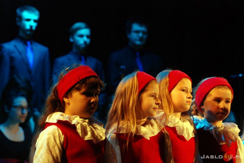 Koncert i wystawa prac plastycznych w JDK z okazji kanonizacji Jana Pawła II