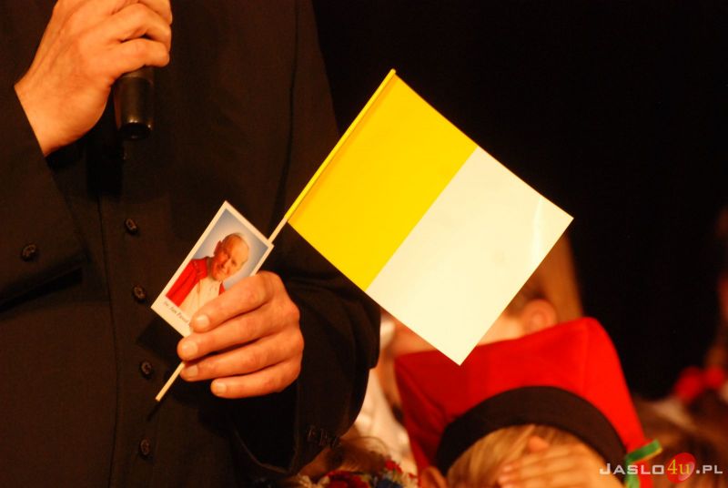 Koncert i wystawa prac plastycznych w JDK z okazji kanonizacji Jana Pawła II