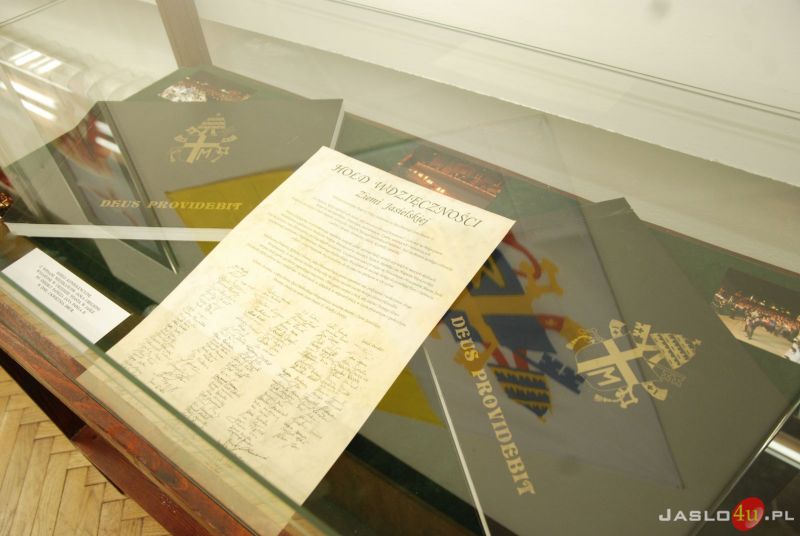 Wernisaż wystawy "Jan Paweł II w drodze do świętości"