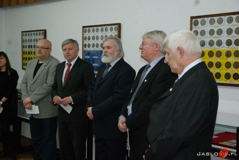 Wernisaż wystawy "Jan Paweł II w drodze do świętości"