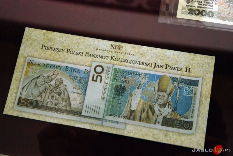 Wernisaż wystawy "Jan Paweł II w drodze do świętości"