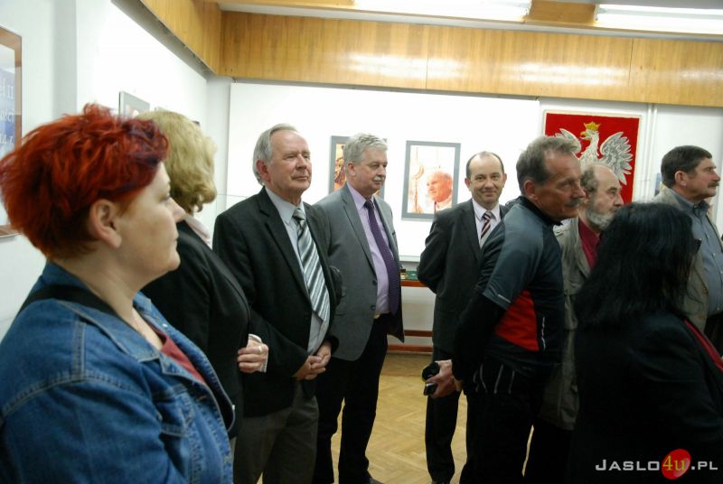Wernisaż wystawy "Jan Paweł II w drodze do świętości"