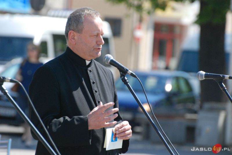 Wernisaż wystawy plenerowej "Święty Jan Paweł II i Rodzina"