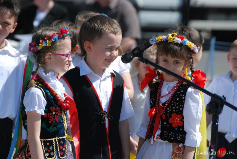 Wernisaż wystawy plenerowej "Święty Jan Paweł II i Rodzina"