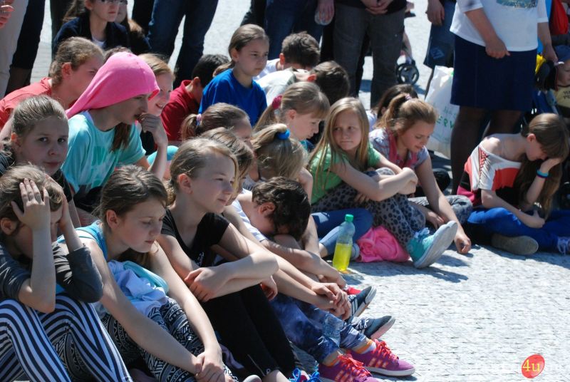 Wernisaż wystawy plenerowej "Święty Jan Paweł II i Rodzina"