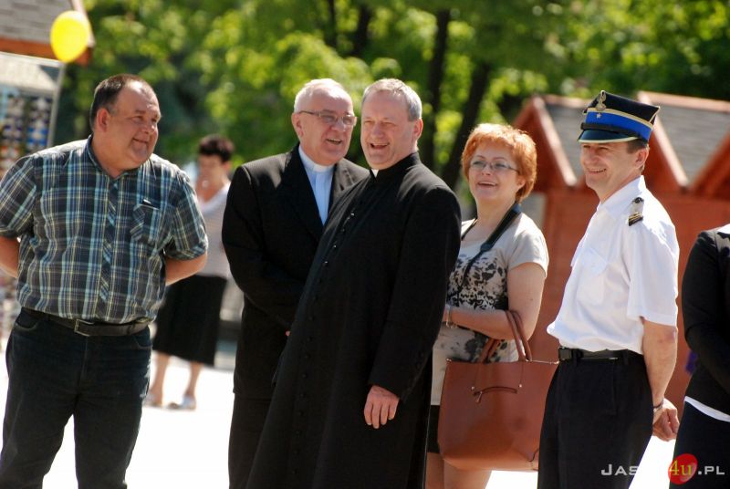 Wernisaż wystawy plenerowej "Święty Jan Paweł II i Rodzina"