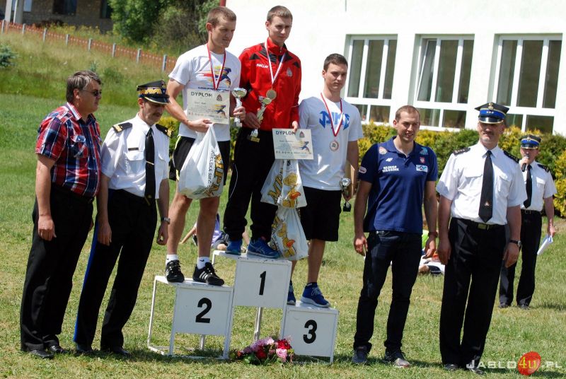 III Podkarpacki Bieg Strażaków Ożenna-Krempna z udziałem mistrza olimpijskiego Zbigniewa Bródki