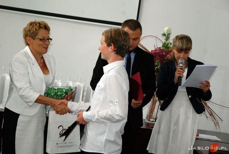 Rozdanie Nagród Burmistrza Miasta Jasła dla uzdolnionych uczniów jasielskich szkół