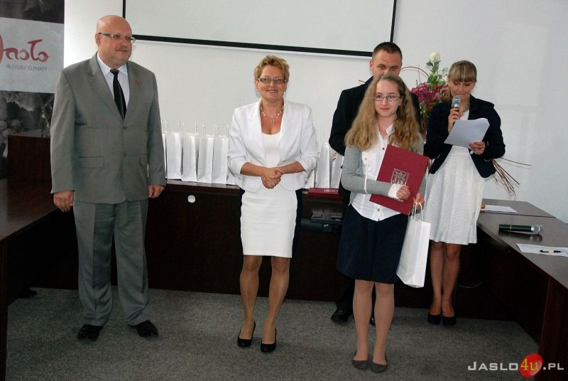 Rozdanie Nagród Burmistrza Miasta Jasła dla uzdolnionych uczniów jasielskich szkół