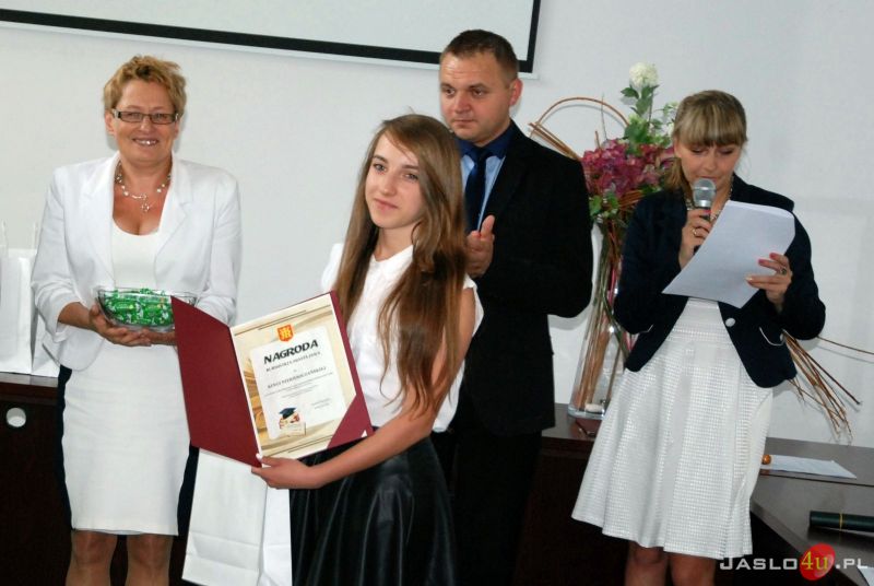 Rozdanie Nagród Burmistrza Miasta Jasła dla uzdolnionych uczniów jasielskich szkół