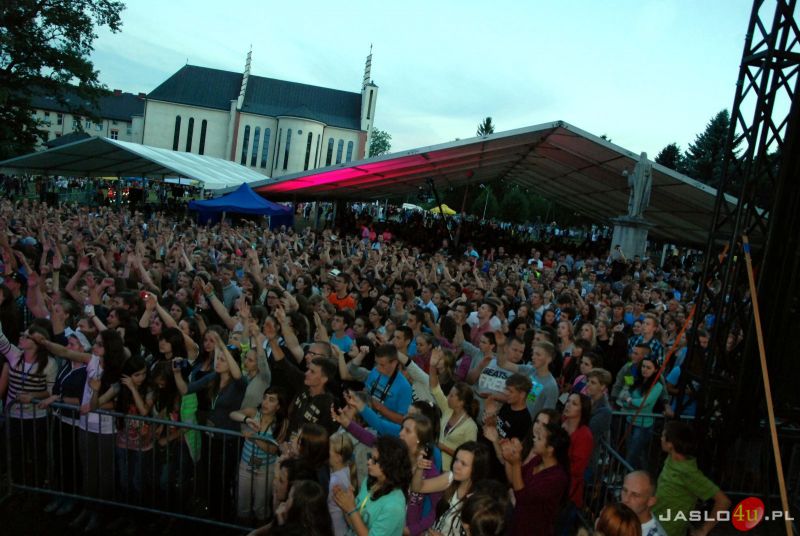 Koncert Maleo Reggae Rockers w Dębowcu (Saletyńskie Spotkania Młodych 2014)