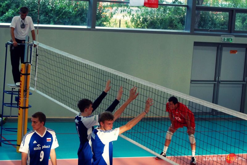Polska - Bułgaria (mecz towarzyski juniorskich reprezentacji siatkarskich, hala MOSiR w Jaśle)