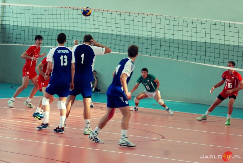 Polska - Bułgaria (mecz towarzyski juniorskich reprezentacji siatkarskich, hala MOSiR w Jaśle)