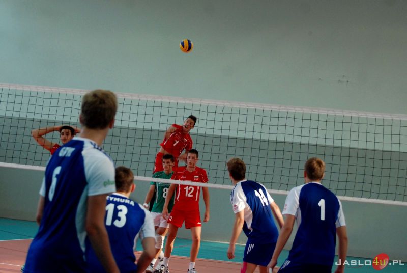 Polska - Bułgaria (mecz towarzyski juniorskich reprezentacji siatkarskich, hala MOSiR w Jaśle)