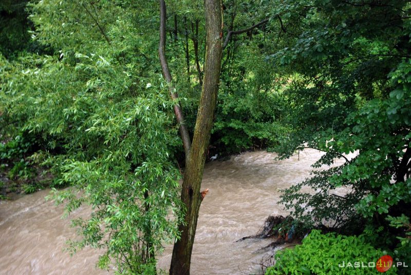 Sytuacja na rzekach i drogach w Majscowej, Dębowcu i Kątach (12.07., godz. 17-18)