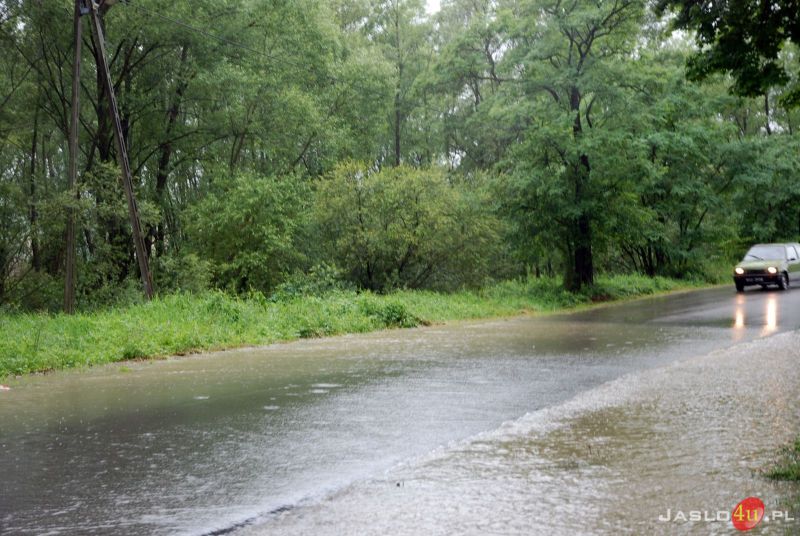 Sytuacja na rzekach i drogach w Majscowej, Dębowcu i Kątach (12.07., godz. 17-18)