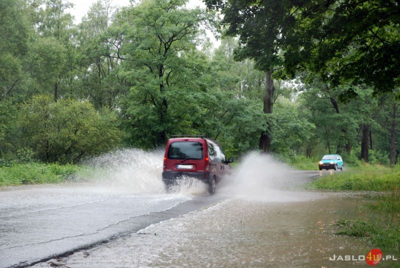 Sytuacja na rzekach i drogach w Majscowej, Dębowcu i Kątach (12.07., godz. 17-18)