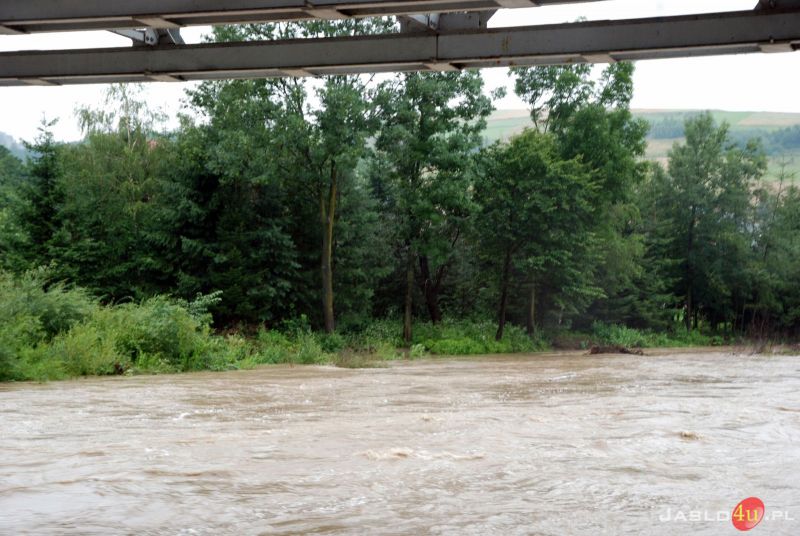 Sytuacja na rzekach i drogach w Majscowej, Dębowcu i Kątach (12.07., godz. 17-18)