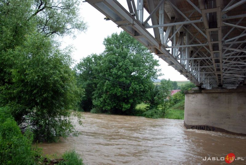 Sytuacja na rzekach i drogach w Majscowej, Dębowcu i Kątach (12.07., godz. 17-18)