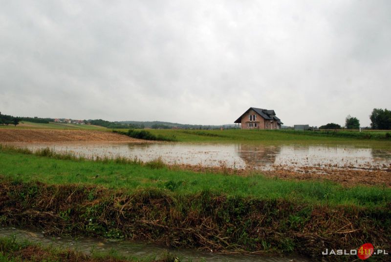 Sytuacja na rzekach i drogach w Majscowej, Dębowcu i Kątach (12.07., godz. 17-18)