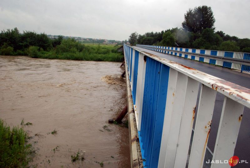 Sytuacja na rzekach i drogach w Majscowej, Dębowcu i Kątach (12.07., godz. 17-18)