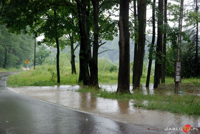 Sytuacja na rzekach i drogach w Majscowej, Dębowcu i Kątach (12.07., godz. 17-18)