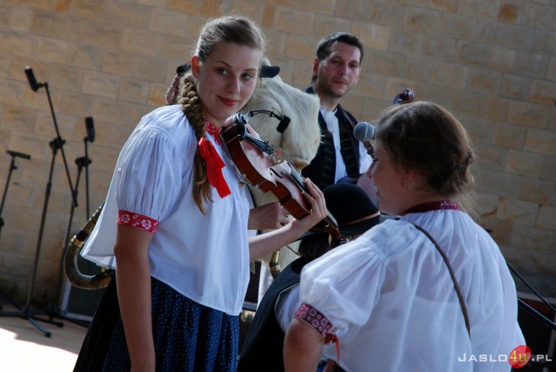 XI Międzynarodowy Festiwal Folkloru Karpat „Trzcinica 2014″