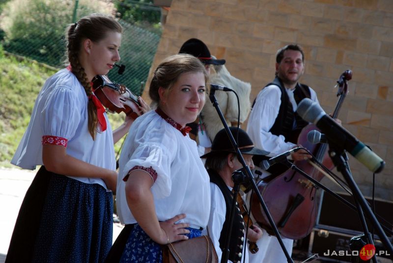 XI Międzynarodowy Festiwal Folkloru Karpat „Trzcinica 2014″