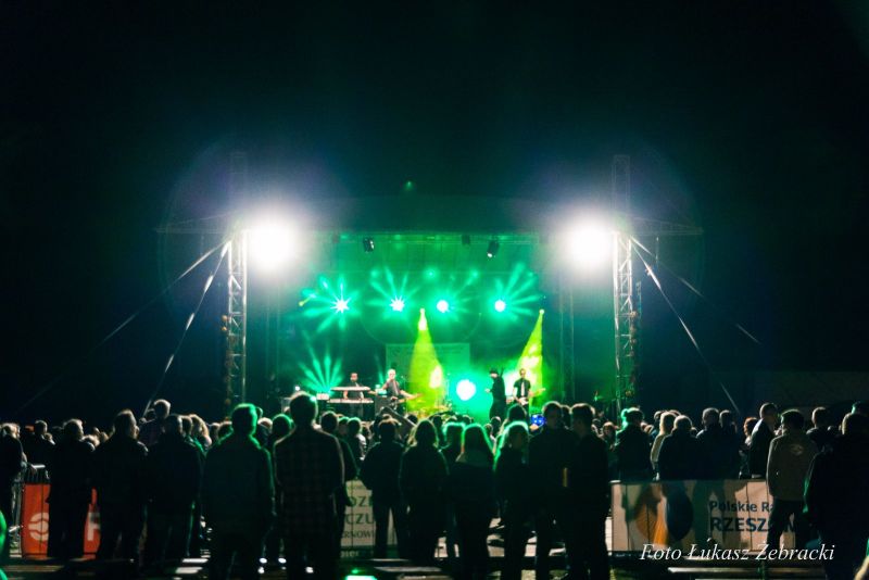 Koncert Czarno-Czarnych na VI Festiwalu Smaków Regionalnych "Pierogi" w Tarnowcu