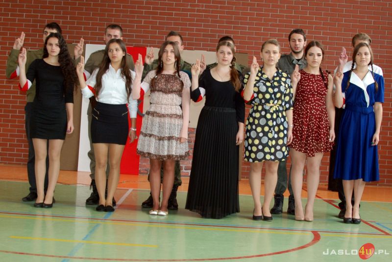 Akademia w II LO w Jaśle z okazji 75. rocznicy utworzenia Polskiego Państwa Podziemnego