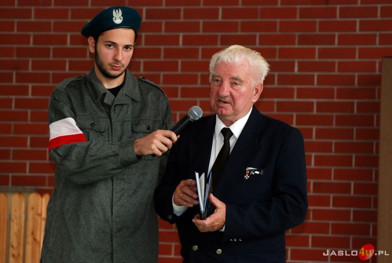 Akademia w II LO w Jaśle z okazji 75. rocznicy utworzenia Polskiego Państwa Podziemnego
