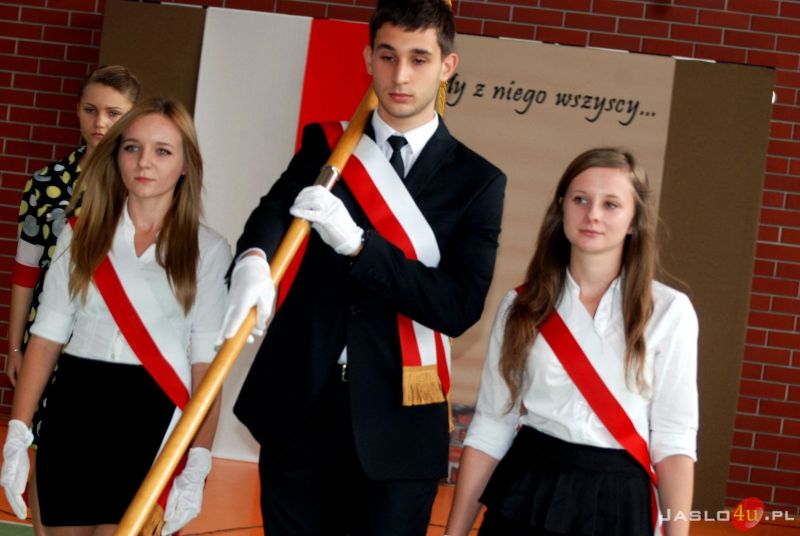 Akademia w II LO w Jaśle z okazji 75. rocznicy utworzenia Polskiego Państwa Podziemnego
