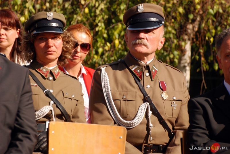 Odsłonięcie obelisku ku czci gen. J. Hallera przy ZS w Trzcinicy