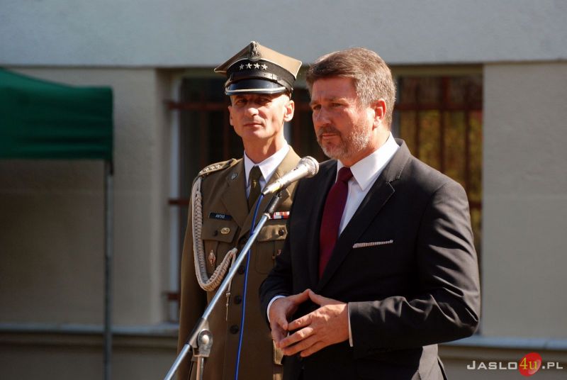 Odsłonięcie obelisku ku czci gen. J. Hallera przy ZS w Trzcinicy