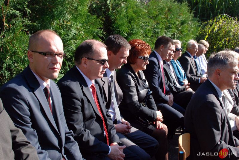 Odsłonięcie obelisku ku czci gen. J. Hallera przy ZS w Trzcinicy