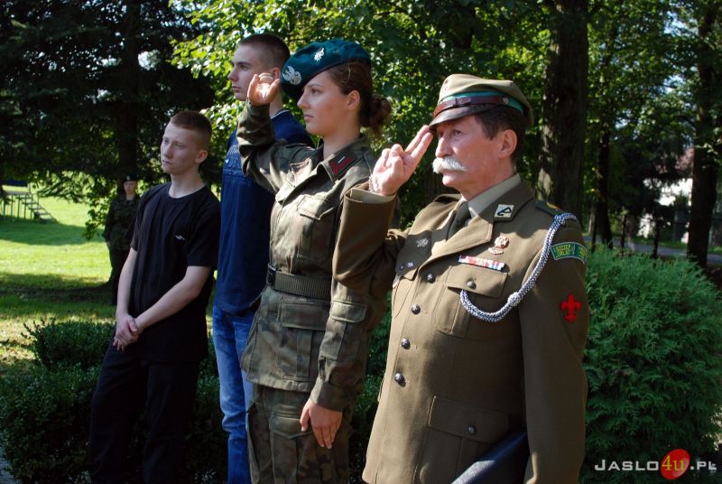 Odsłonięcie obelisku ku czci gen. J. Hallera przy ZS w Trzcinicy