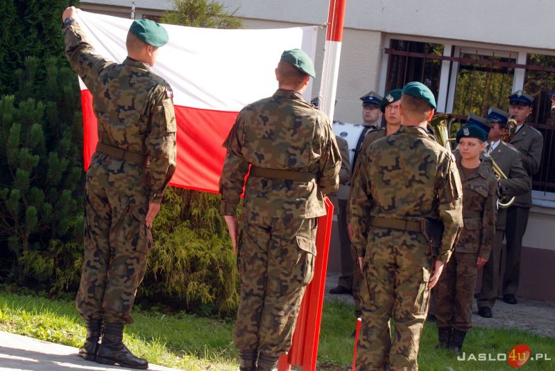 Odsłonięcie obelisku ku czci gen. J. Hallera przy ZS w Trzcinicy
