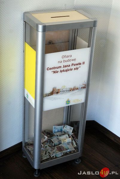 Mobilne Muzeum Jana Pawła II na płycie jasielskiego rynku
