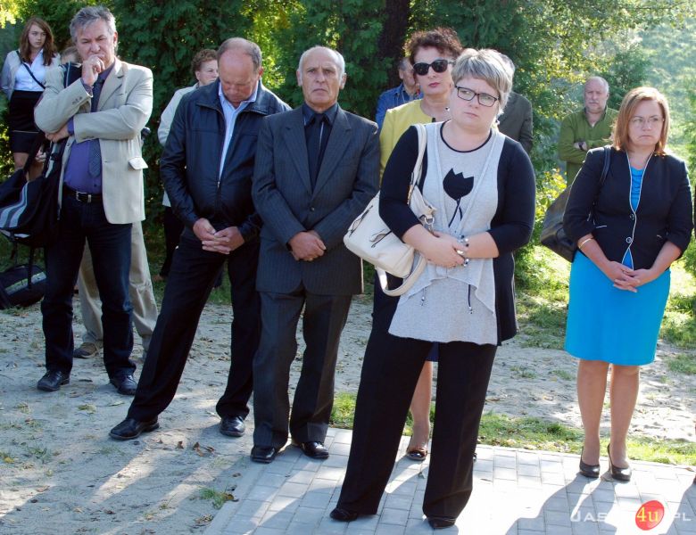 Uroczystość poświęcenia odnowionego cmentarza wojskowego w Tarnowcu