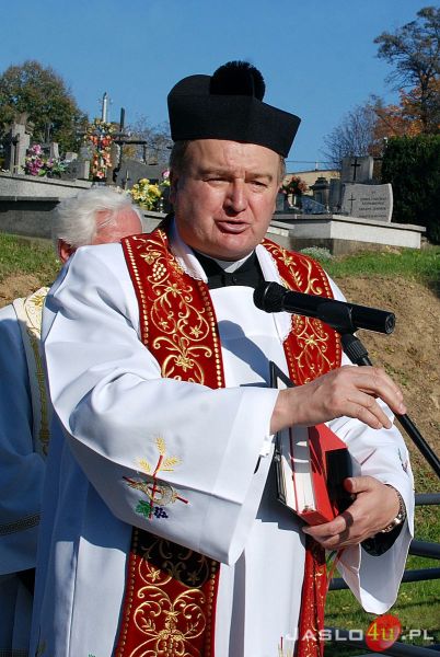 Uroczystość poświęcenia odnowionego cmentarza wojskowego w Tarnowcu