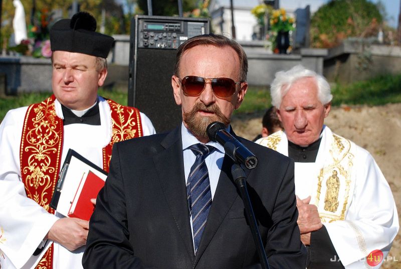 Uroczystość poświęcenia odnowionego cmentarza wojskowego w Tarnowcu