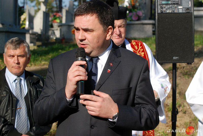 Uroczystość poświęcenia odnowionego cmentarza wojskowego w Tarnowcu