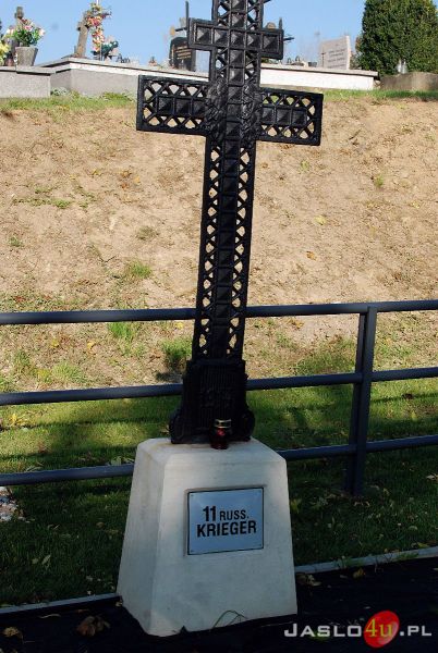 Uroczystość poświęcenia odnowionego cmentarza wojskowego w Tarnowcu