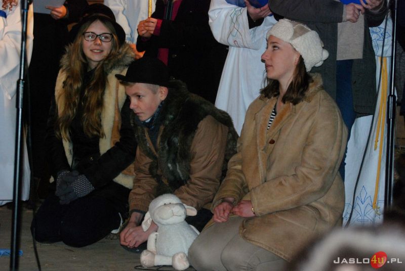 Żywa szopka i jasełka przy kościele oo. Franciszkanów