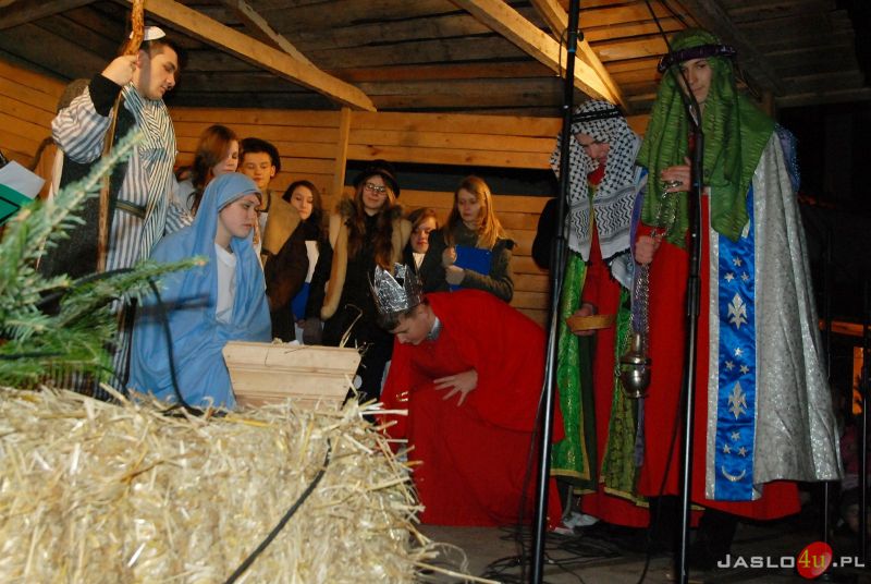 Żywa szopka i jasełka przy kościele oo. Franciszkanów