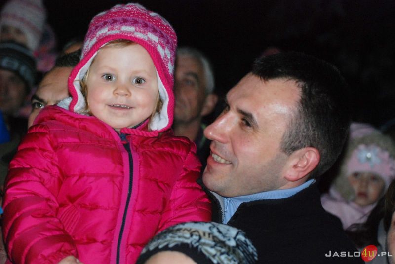Żywa szopka i jasełka przy kościele oo. Franciszkanów