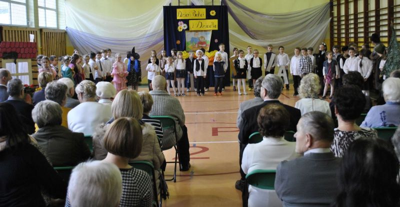 Dzień Babci i Dziadka w Szkole Podstawowej nr 2 w Jaśle
