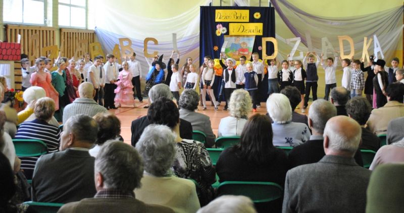 Dzień Babci i Dziadka w Szkole Podstawowej nr 2 w Jaśle