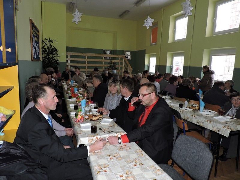 Wielopokoleniowa zabawa choinkowa  w Zespole Szkół Społecznych w Lipnicy Dolnej