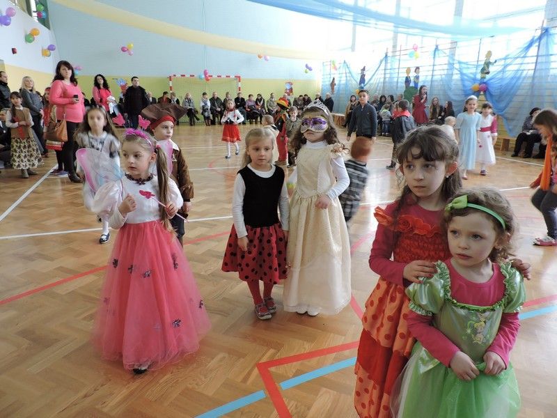Wielopokoleniowa zabawa choinkowa  w Zespole Szkół Społecznych w Lipnicy Dolnej